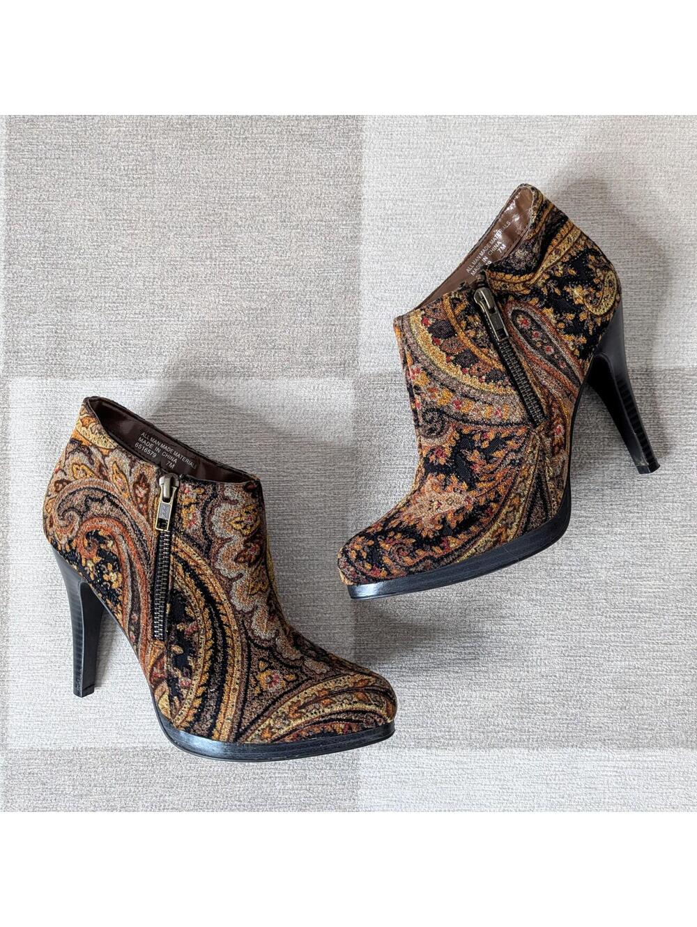 Vintage y2k boho velvet tapestry high heeled side zip booties